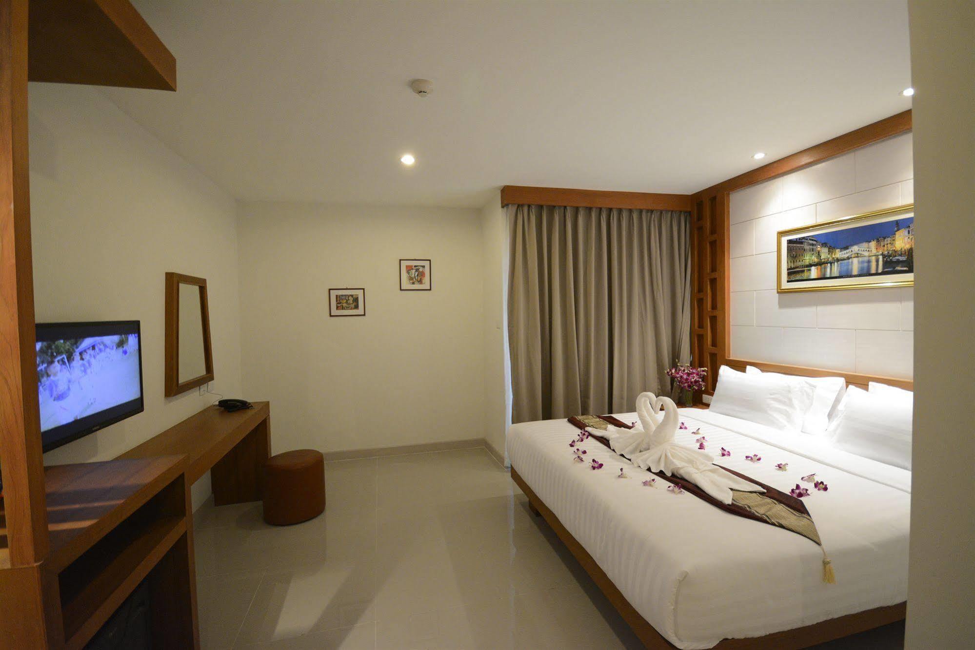 The Patong Center Hotel Ngoại thất bức ảnh